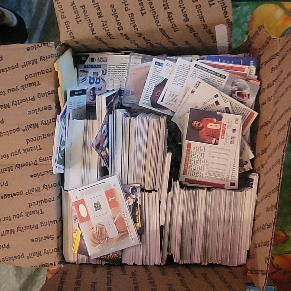 5$ MYSTERY CARD PACKS - Picture 2 of 2